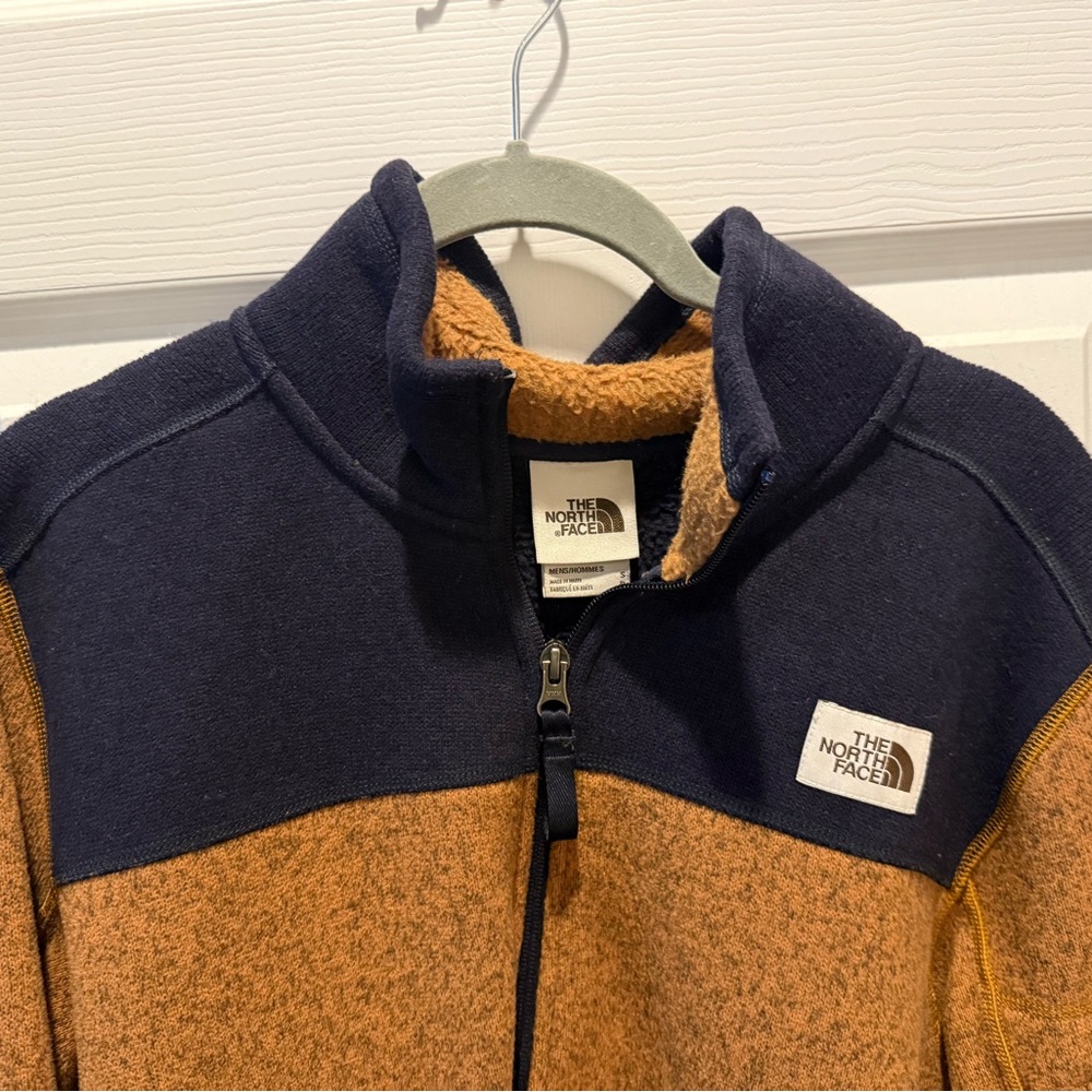 Men’s 1/2 zip North Face pullover